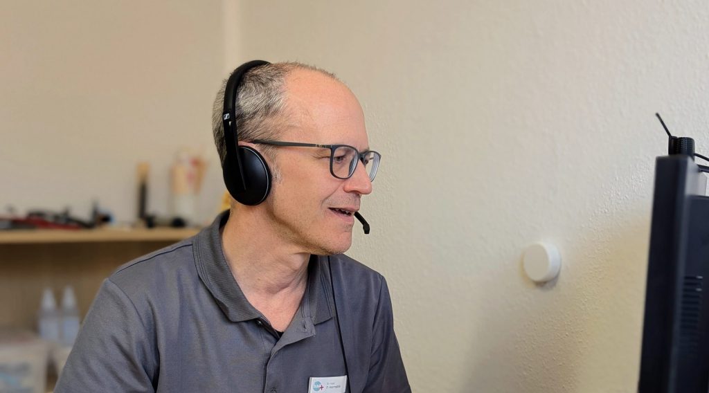 Dr. Harmelink bei der Videosprechstunde